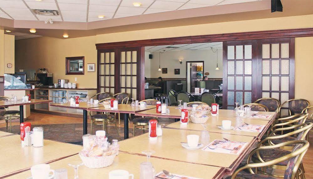 Metabetchouan Motel Le Rond Point מראה חיצוני תמונה