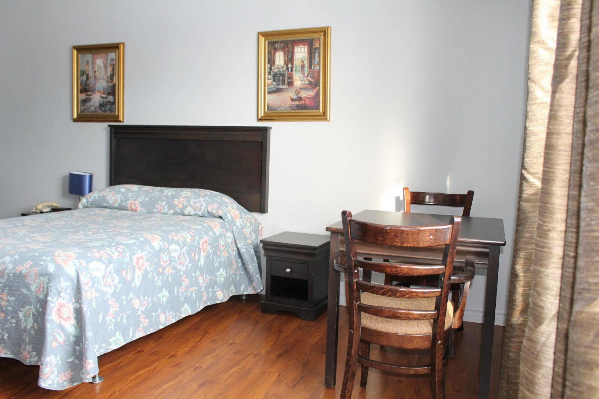 Metabetchouan Motel Le Rond Point מראה חיצוני תמונה