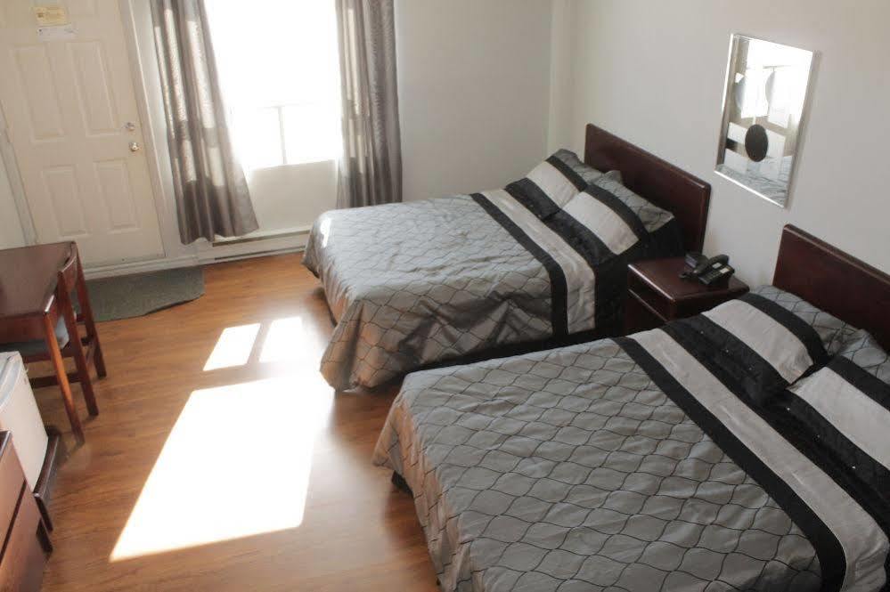 Metabetchouan Motel Le Rond Point מראה חיצוני תמונה