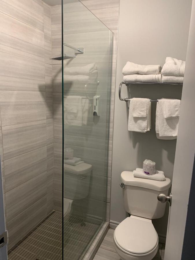 Metabetchouan Motel Le Rond Point מראה חיצוני תמונה