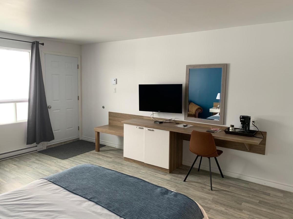 Metabetchouan Motel Le Rond Point מראה חיצוני תמונה