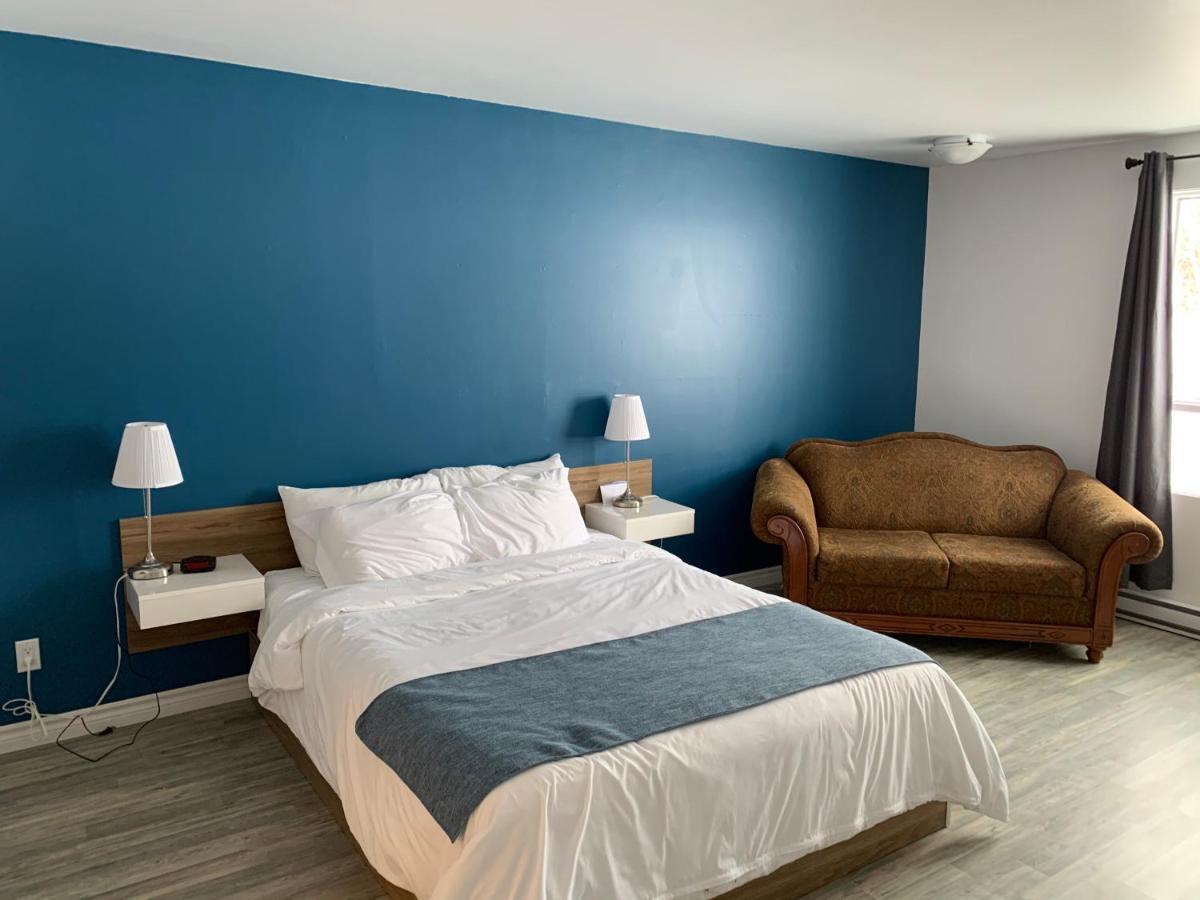Metabetchouan Motel Le Rond Point מראה חיצוני תמונה
